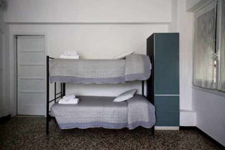 Room 27 of 73