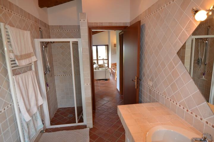 Room 14 of 38