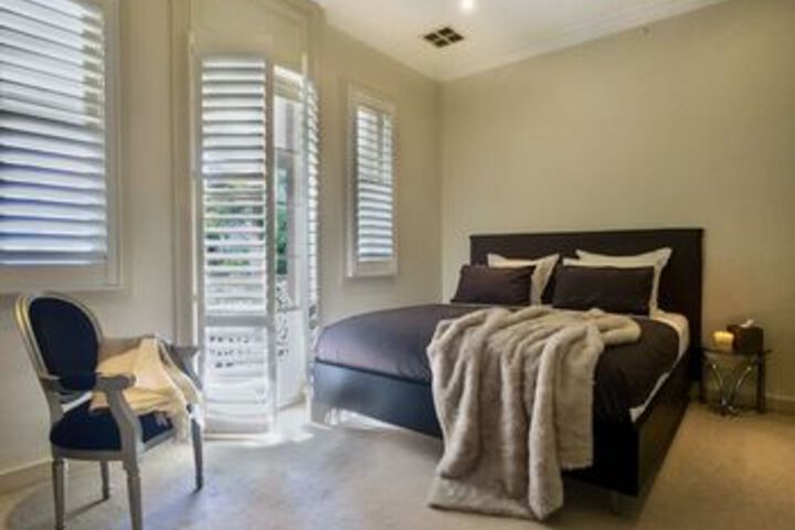 Room 6 of 24