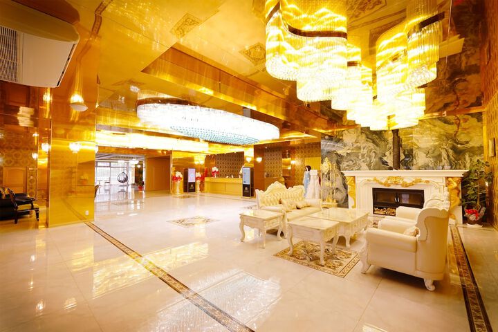 Hotel 3 of 185