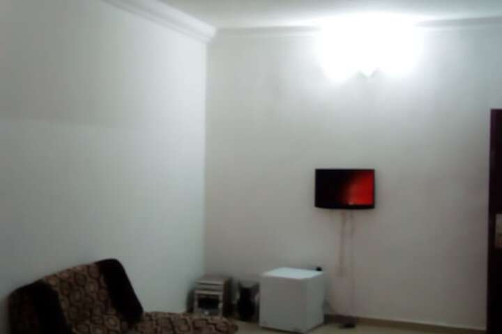 Room 13 of 42