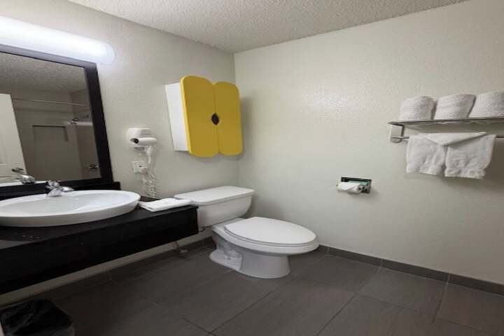 Room 15 of 23