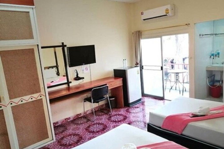 Room 6 of 97