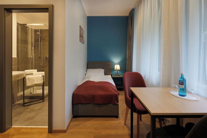Room 30 of 87