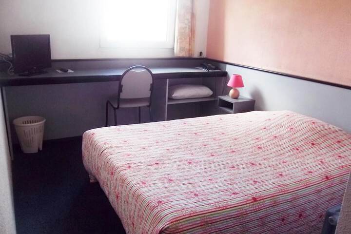 Room 11 of 20