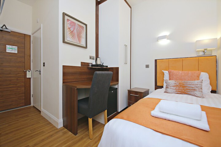 Room 63 of 171