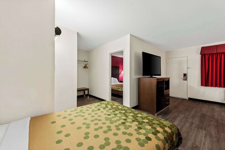 Room 13 of 29