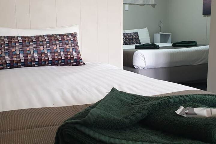 Room 18 of 33