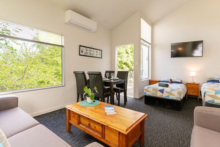 Room 12 of 37
