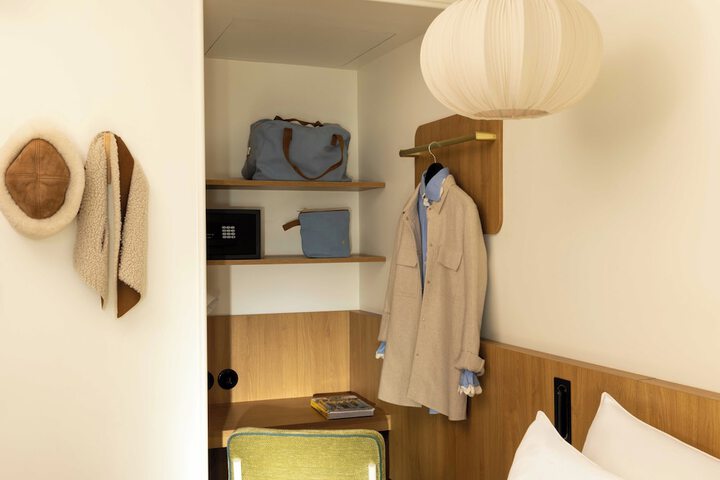 Room 12 of 47
