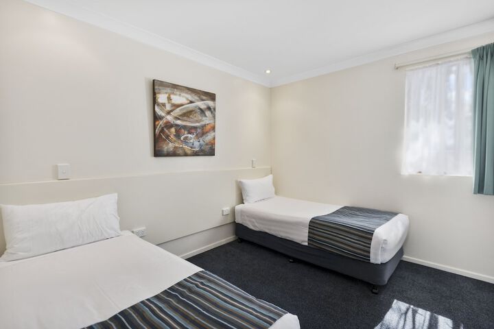 Room 10 of 90
