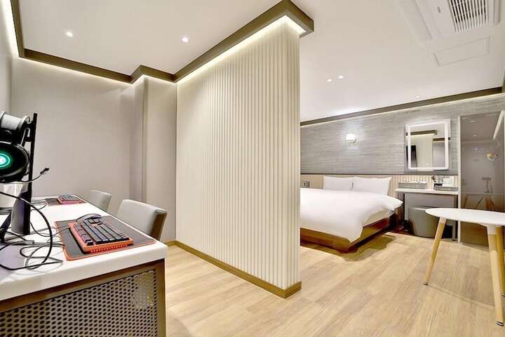 Room 39 of 63
