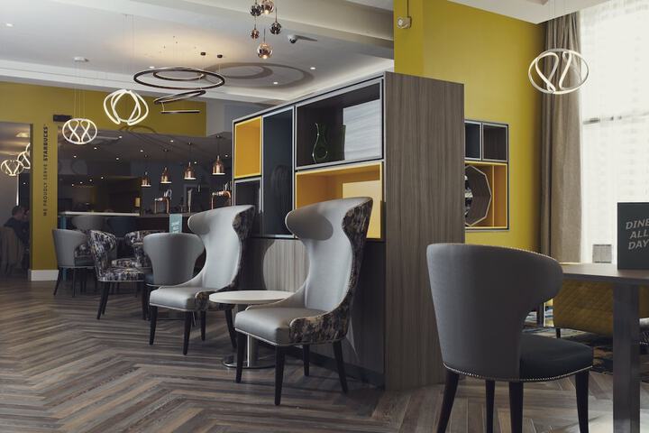 Lounge 195 of 292