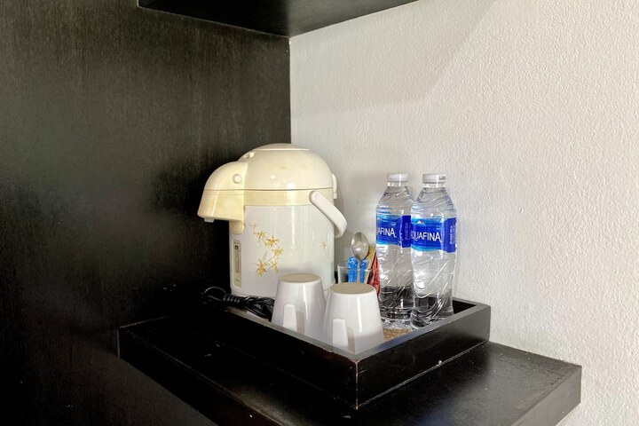 Lounge 69 of 99