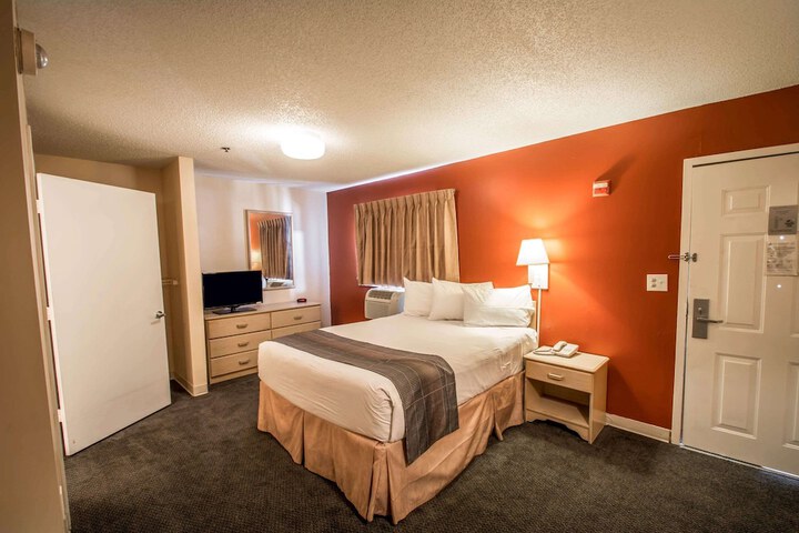 1 Queen Bed Efficiency (5 of 17)