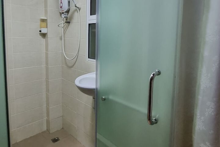 Room 11 of 20