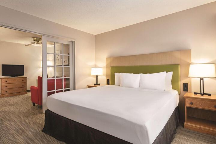 1 King Bed Accessible (8 of 8)