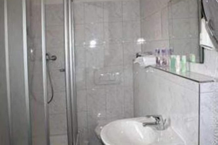 Room 7 of 20