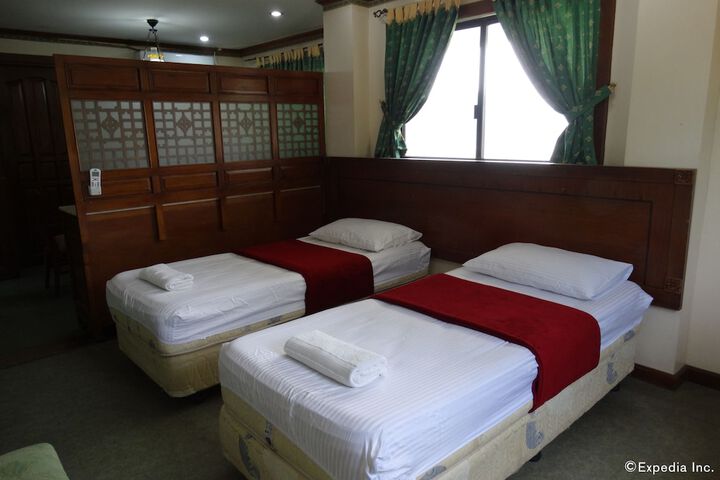 Room 18 of 28