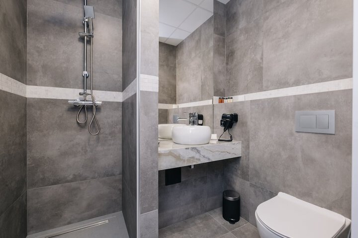 Room 11 of 22