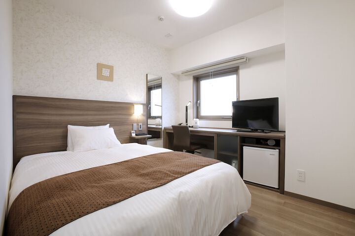 Room 16 of 72