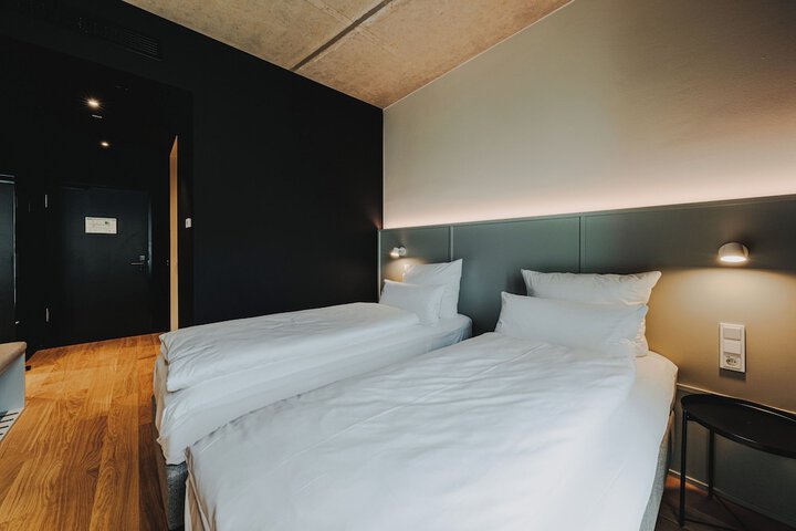 Room 10 of 47