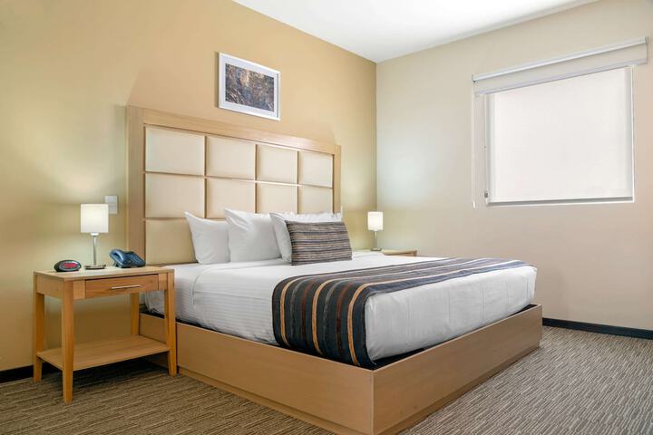 Room 9 of 38