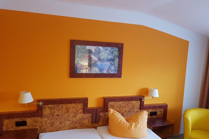 Room 5 of 40