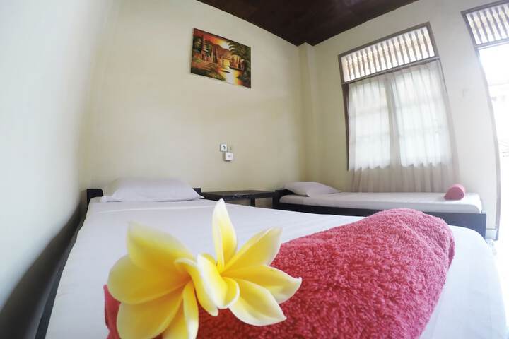 Room 9 of 33