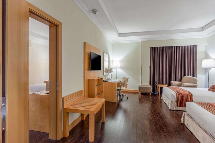 Room 32 of 117