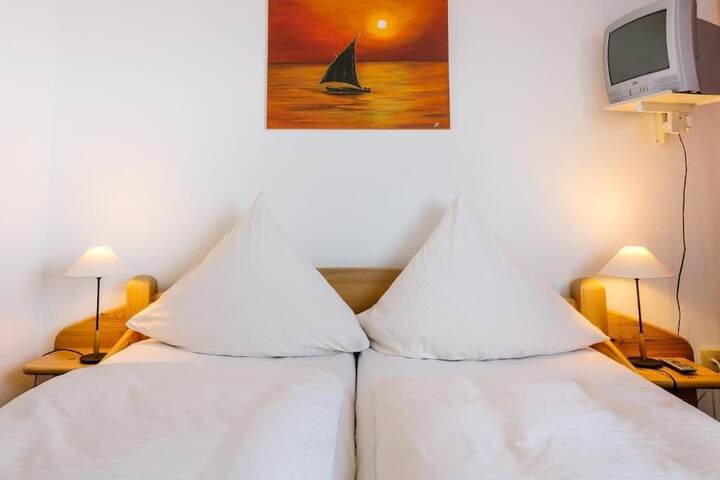 Room 18 of 34