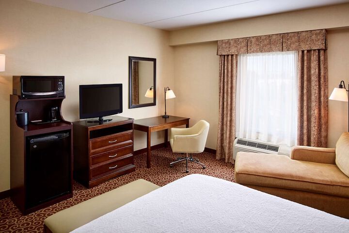 Room 11 of 34