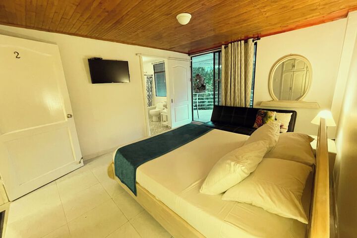 Room 12 of 123
