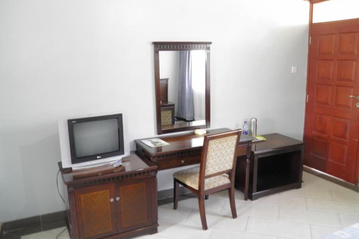 Room 4 of 21