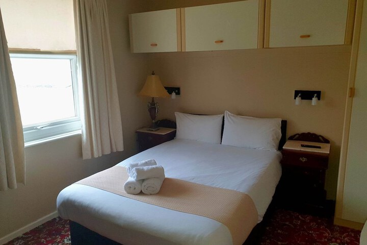 Room 17 of 59