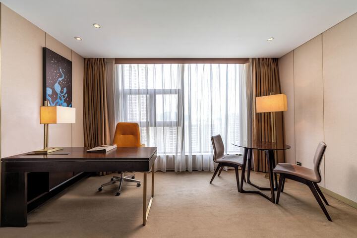 Room 34 of 49