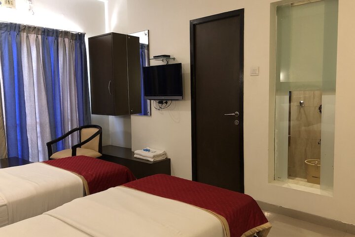 Room 18 of 124