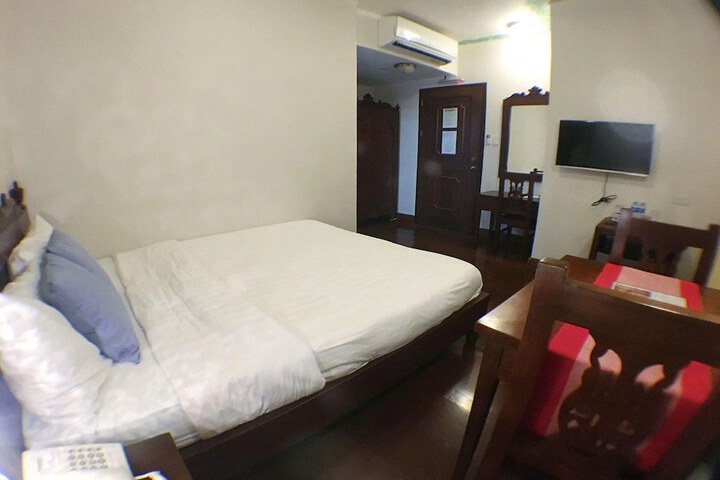 Room 8 of 50