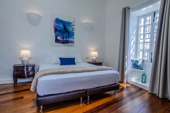 Room 11 of 52