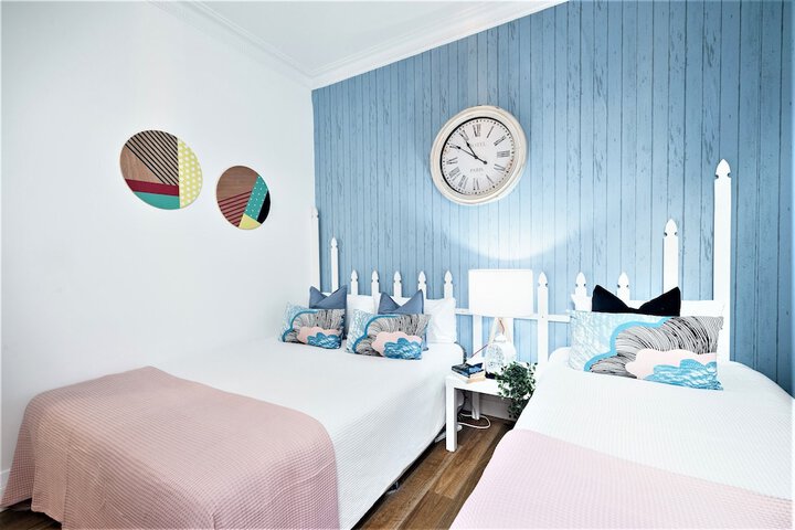 Room 5 of 25