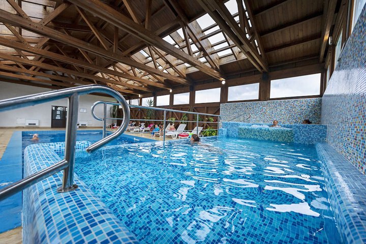 Pool 44 of 96