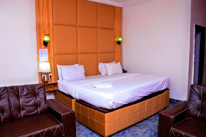 Room 14 of 26