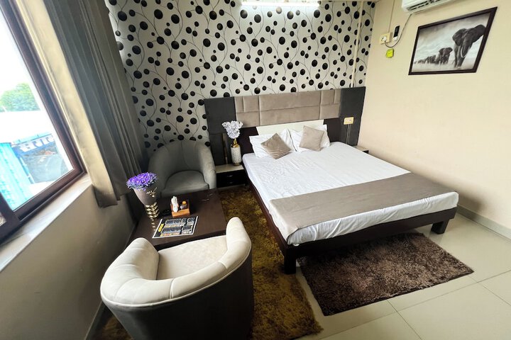 Room 17 of 54