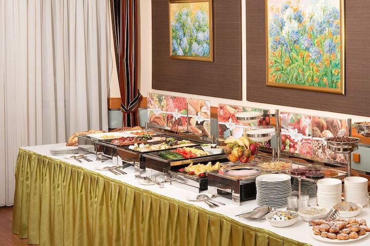 Breakfast/Coffee Service 46 of 63