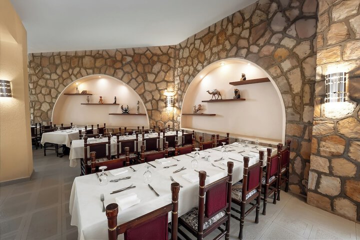 Dining 67 of 152