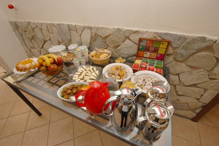 Dining 41 of 56