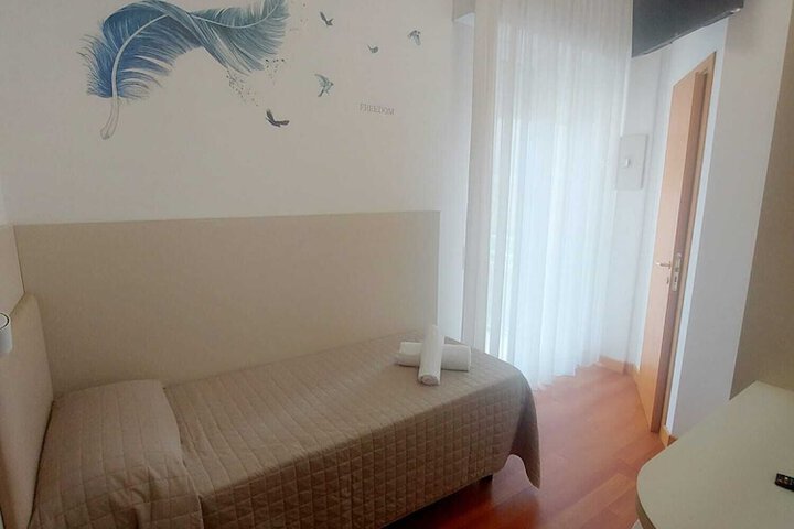 Room 20 of 32
