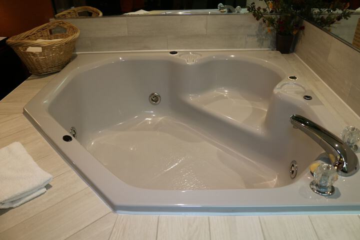 1 King Bed (6 of 7)