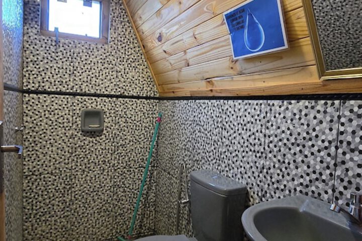 Room 50 of 81