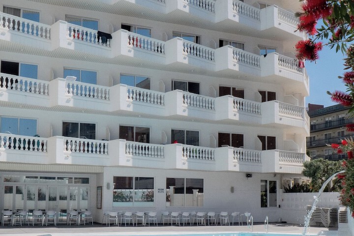 Pool Hotel